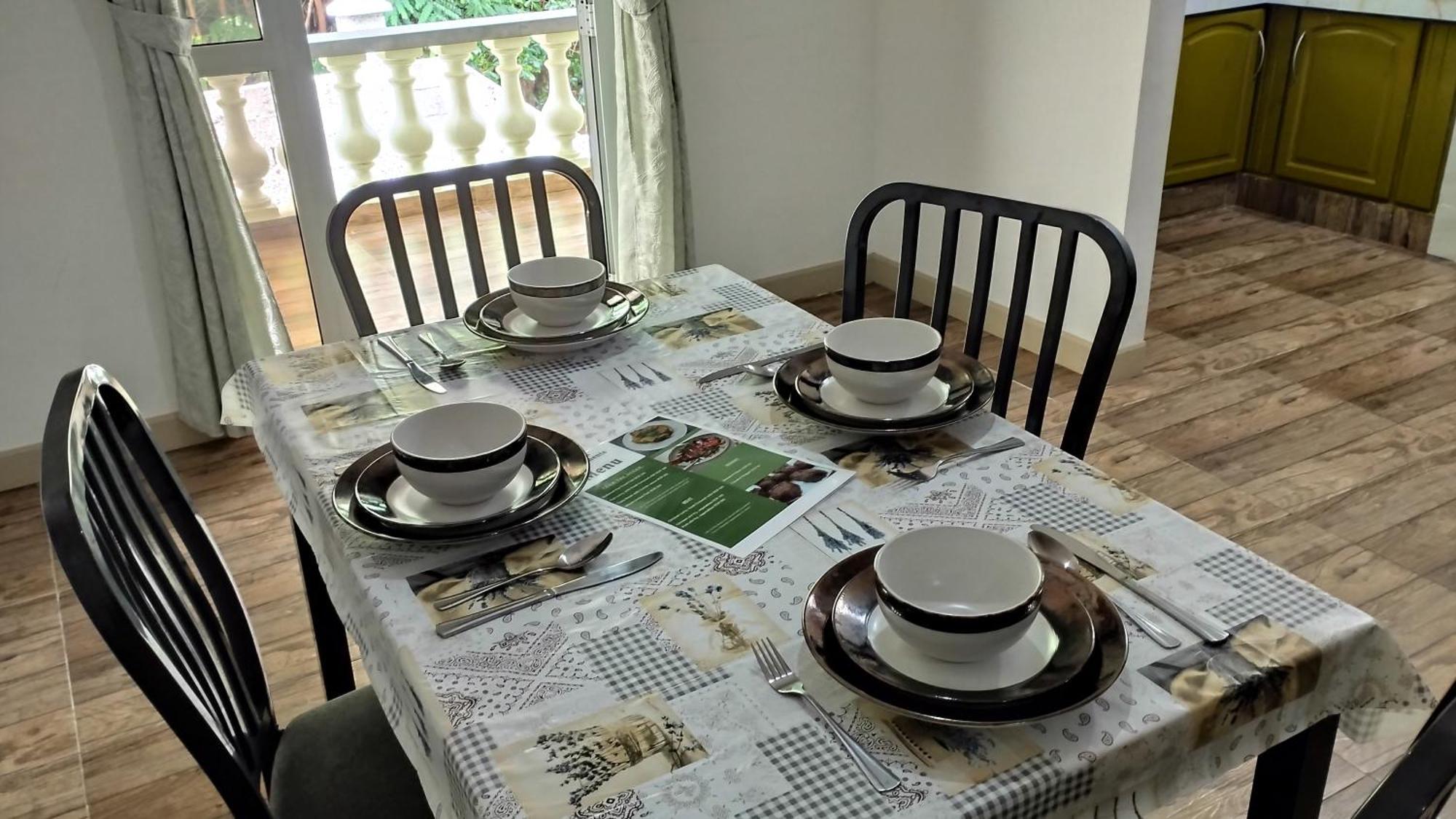 Dovass Self Catering Apartments Takamaka Kültér fotó