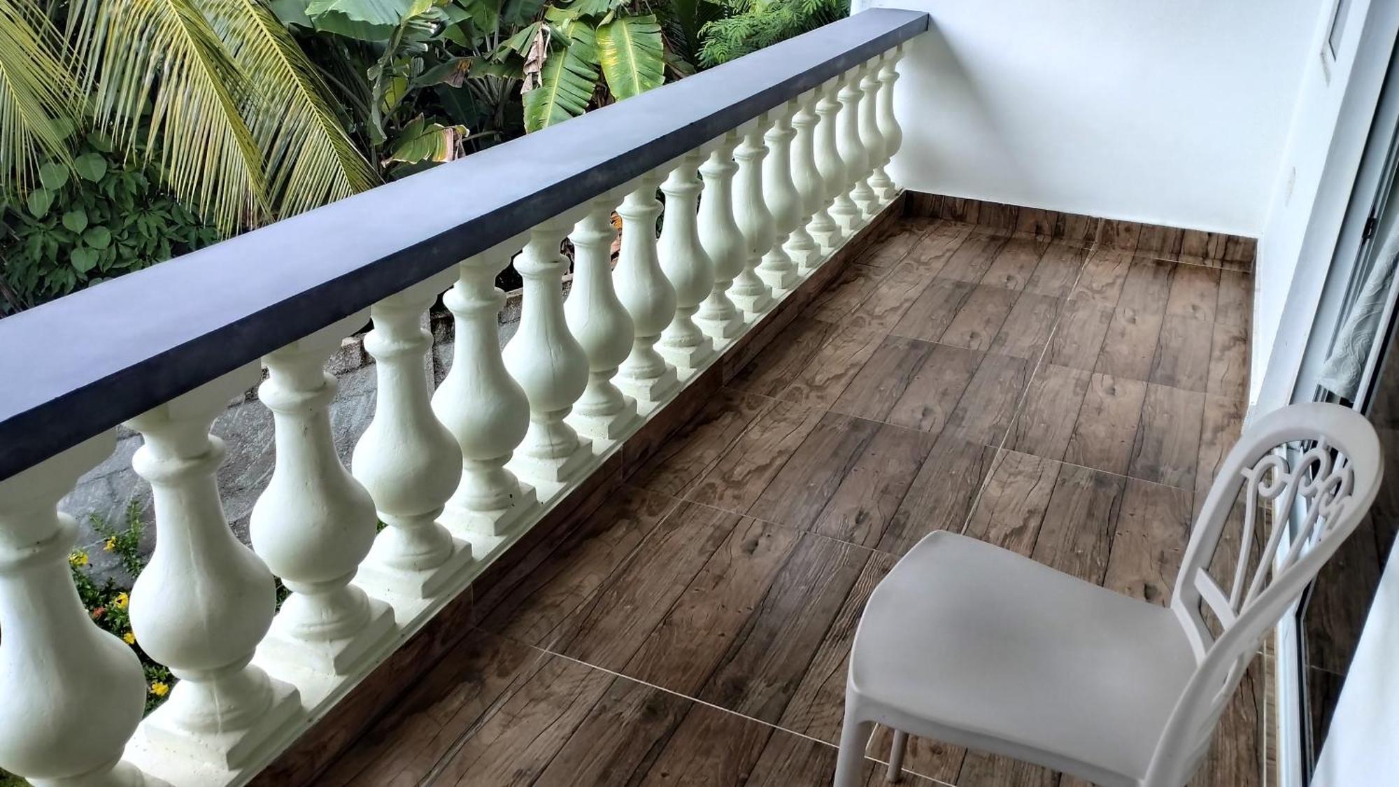 Dovass Self Catering Apartments Takamaka Kültér fotó